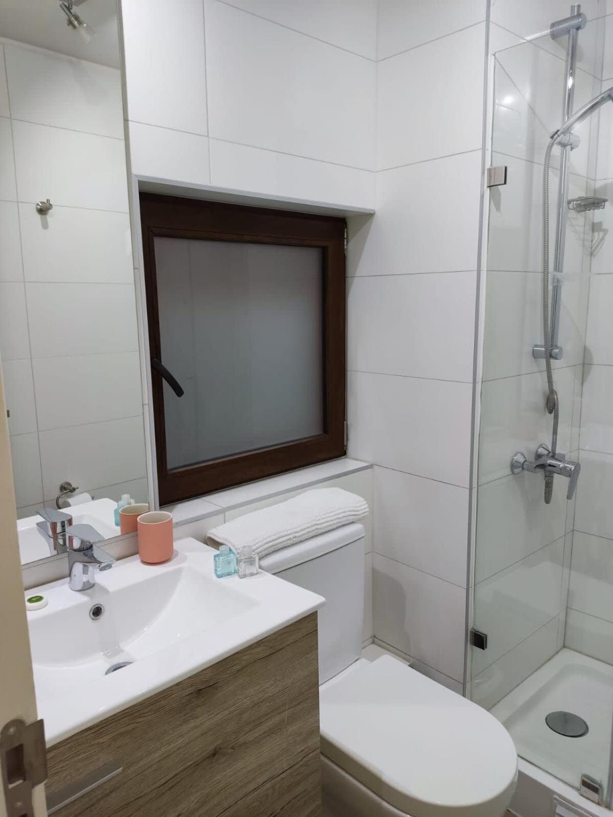 Apartamento Hom I Hermoso Loft 2pax En Cerro Baron Y Estacionamiento 2213